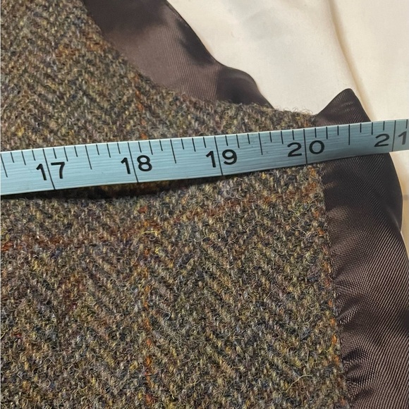 Harris Tweed Men's Brown Vest - Picture 3 of 6